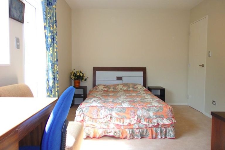 Photo of property in 20 Kilear Close, Pinehill, Auckland, 0632