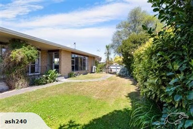 Photo of property in 1 Fraser Place, Rangiora, 7400
