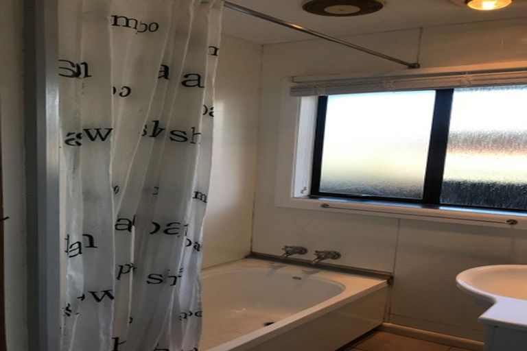 Photo of property in 83 Daniels Road, Redwood, Christchurch, 8051