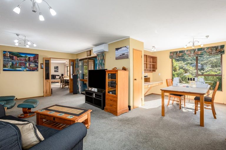 Photo of property in 12 Exploration Way, Whitby, Porirua, 5024