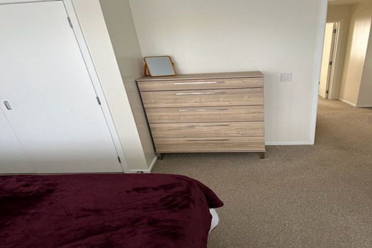 Photo of property in 2/1 Opito Way, East Tamaki, Auckland, 2013