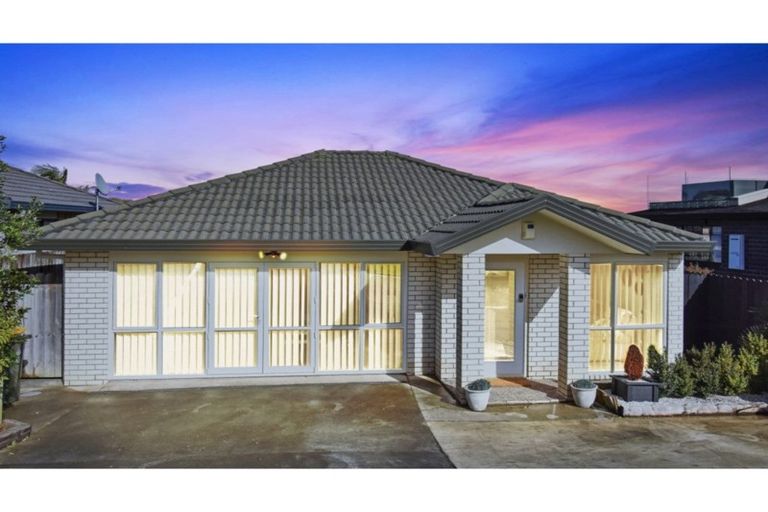 Photo of property in 8 Wairere Road, The Gardens, Auckland, 2105