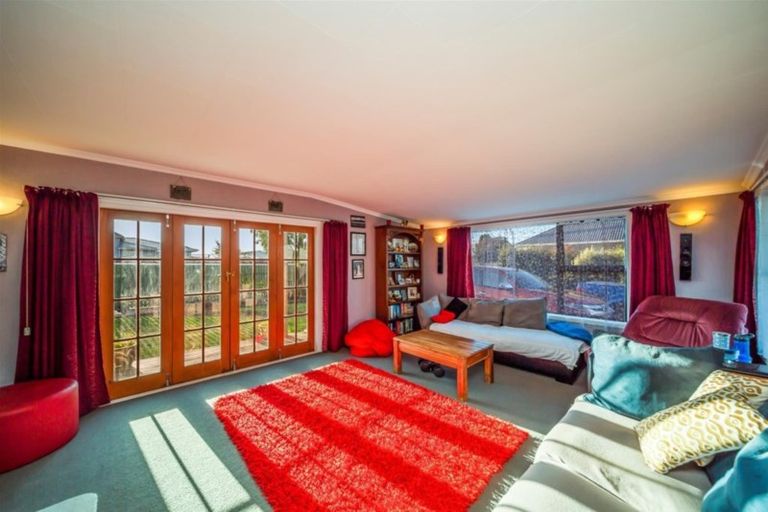 Photo of property in 16 Douglas Street, Hawera, 4610