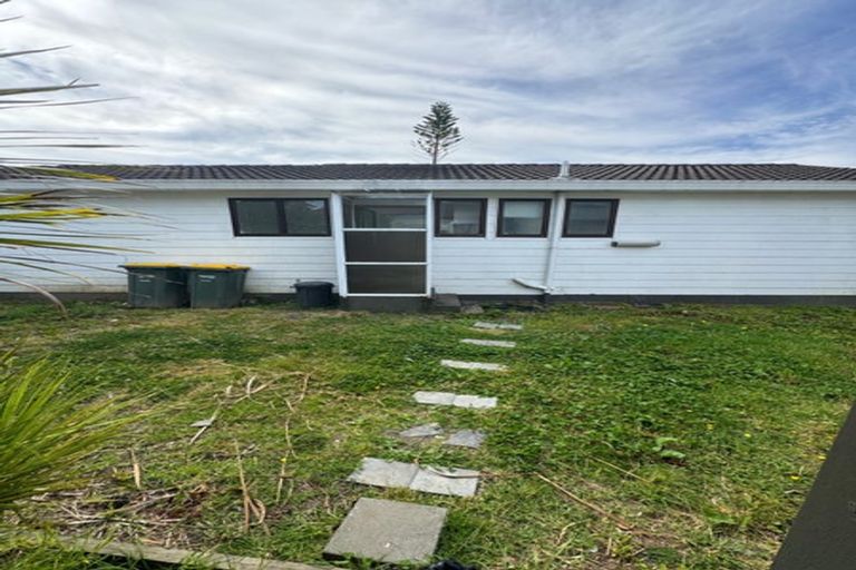 Photo of property in 1/83 Luanda Drive, Ranui, Auckland, 0612