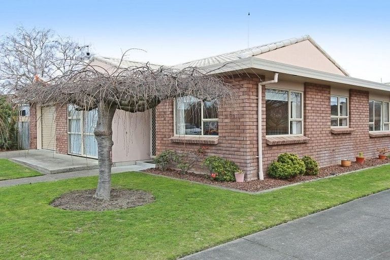 Photo of property in 1/427 Gloucester Street, Taradale, Napier, 4112