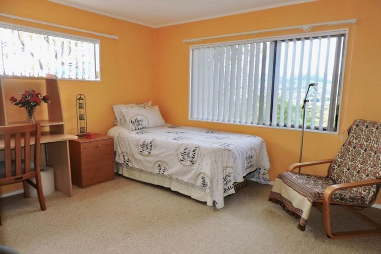 Photo of property in 4 Katarina Grove, Tawa, Wellington, 5028