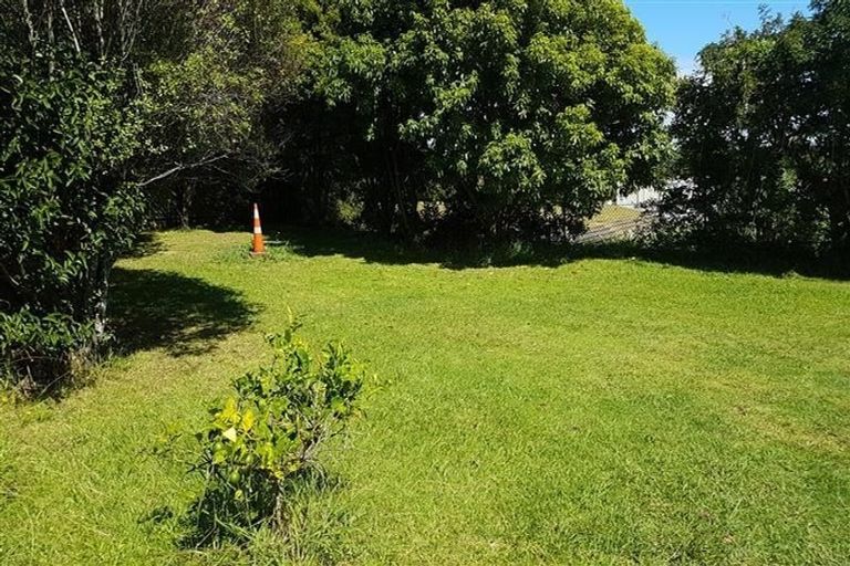 Photo of property in 14 Litten Road, Cockle Bay, Auckland, 2014