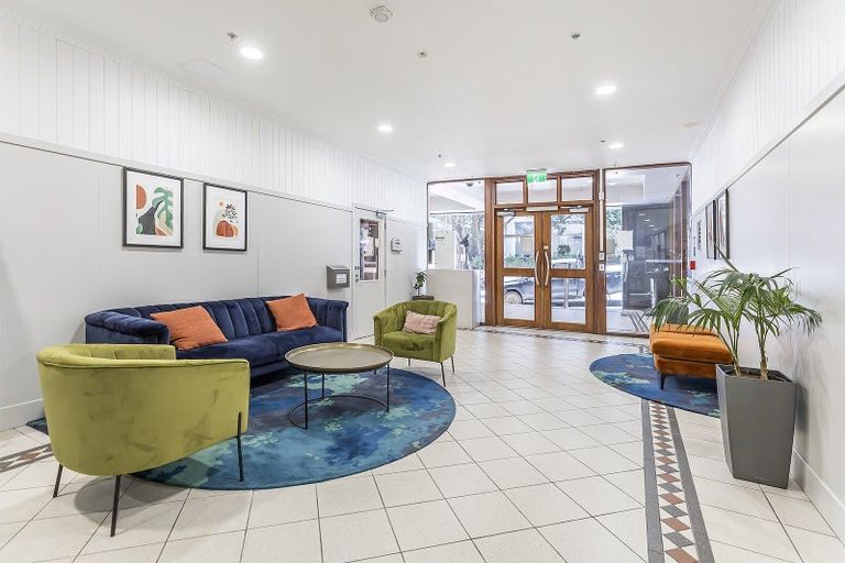 Photo of property in Atrium Towers, 8e/154 The Terrace, Wellington Central, Wellington, 6011