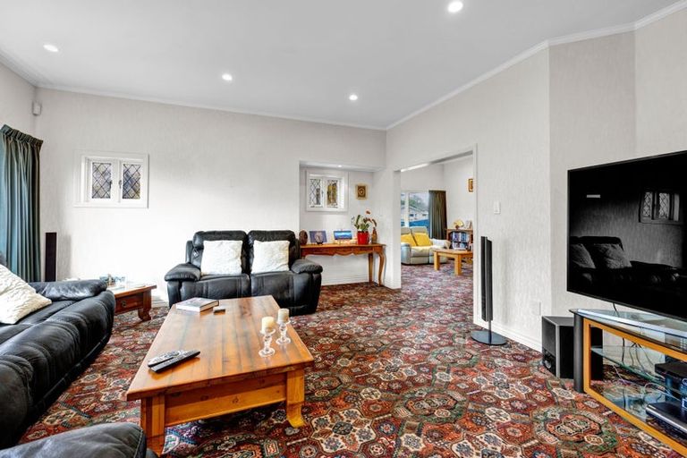 Photo of property in 19 George Street, Hawera, 4610