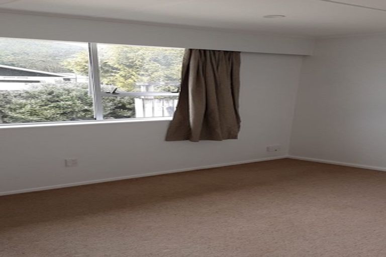 Photo of property in 2/306 Wellington Road, Wainuiomata, Lower Hutt, 5014