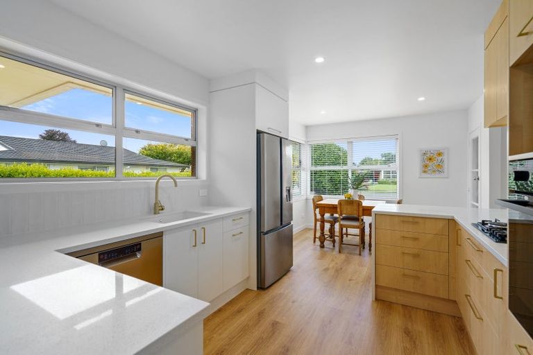 Photo of property in 8 Woodstock Crescent, Leamington, Cambridge, 3432