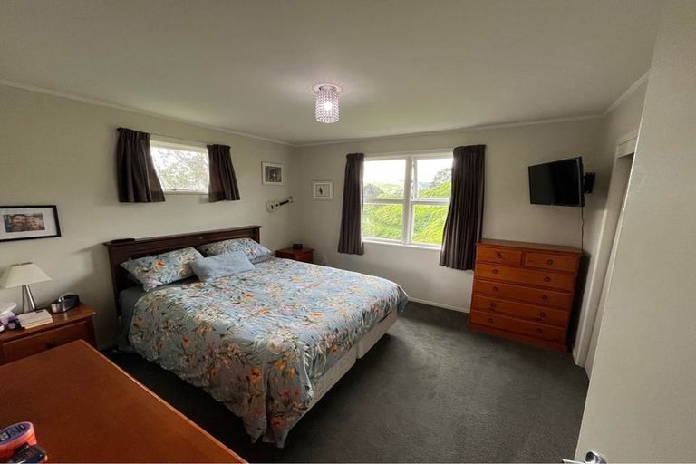 Photo of property in 34 Mark Avenue, Paparangi, Wellington, 6037