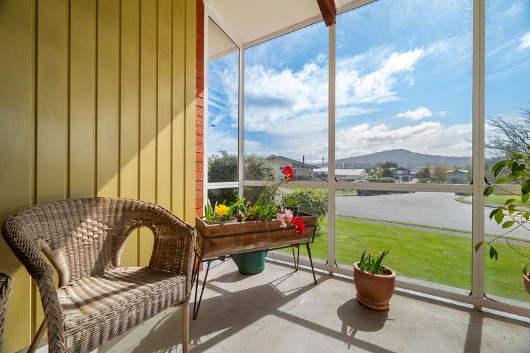 Photo of property in 10 Rameses Place, Pomare, Rotorua, 3015