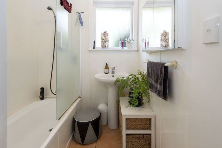 Photo of property in 22 Jade Avenue, Pakuranga Heights, Auckland, 2010