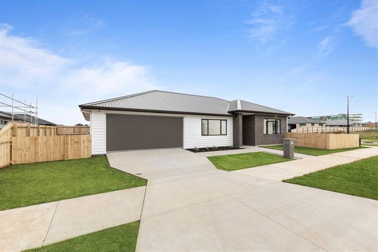 Photo of property in 3 Matikao Way, Pukekohe, 2120