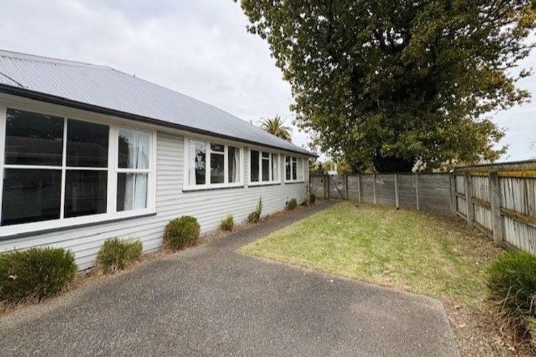 Photo of property in 75 Heretaunga Street, Palmerston North, 4414