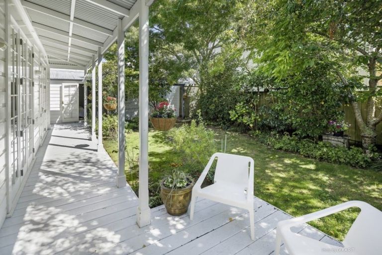 Photo of property in 10 Harriett Street, Thorndon, Wellington, 6011