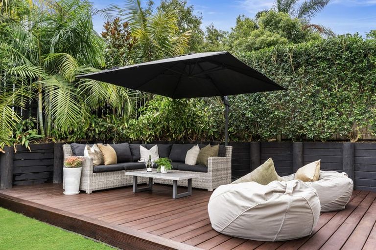 Photo of property in 71a Neil Avenue, Te Atatu Peninsula, Auckland, 0610