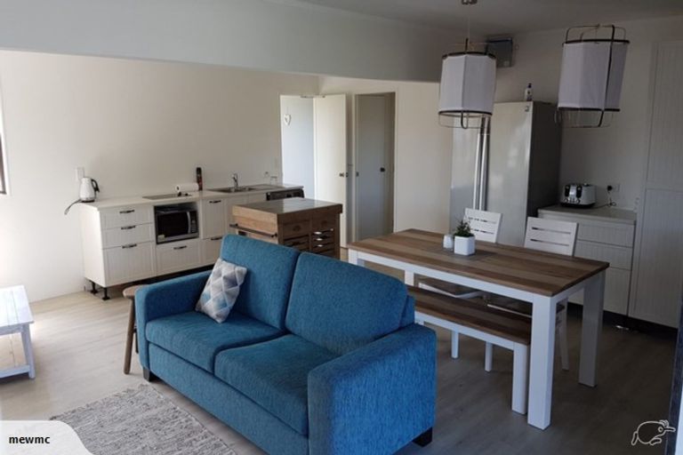 Photo of property in 3 Caroline Heights, Omaha, 0986