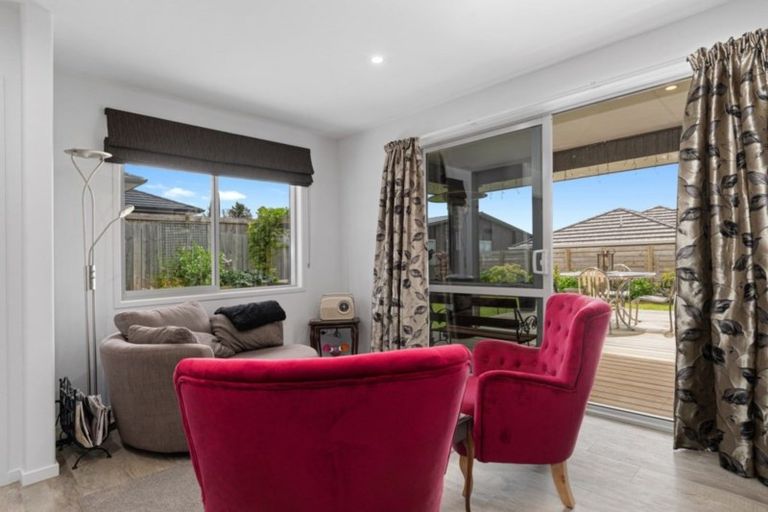 Photo of property in 4 Madeleine Place, Omokoroa, 3114