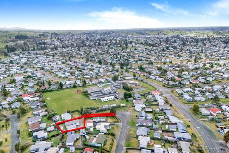 Photo of property in 8 Tieke Place, Tokoroa, 3420