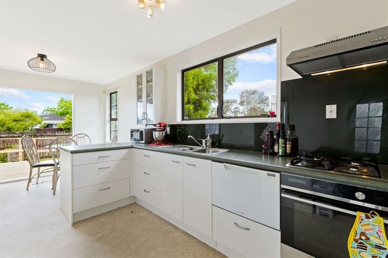 Photo of property in 63 Luanda Drive, Ranui, Auckland, 0612