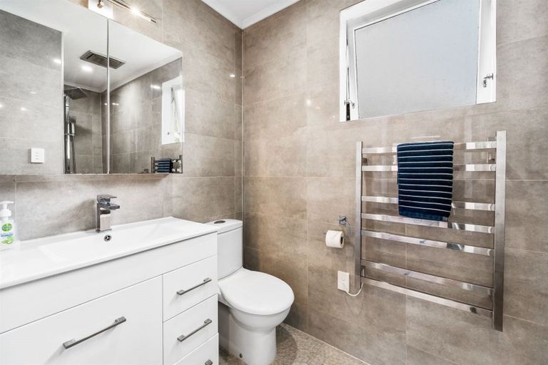 Photo of property in 3/19 Bishopgate Street, Birkdale, Auckland, 0626