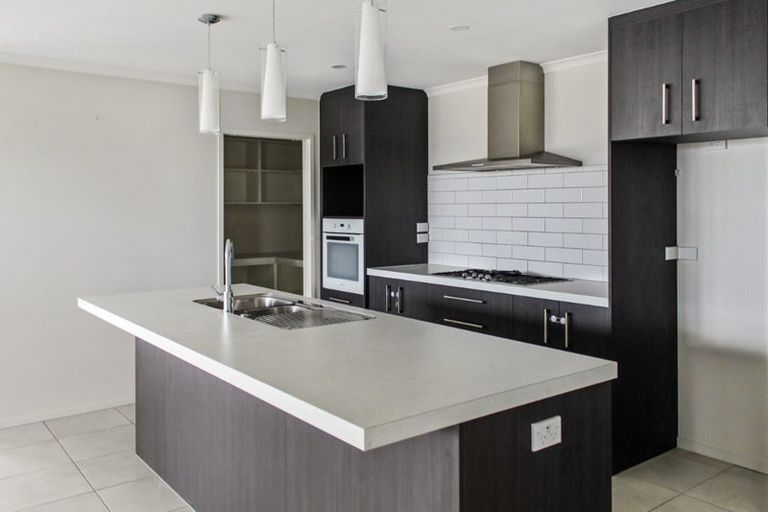 Photo of property in 32 Silicon Way, Fitzherbert, Palmerston North, 4410