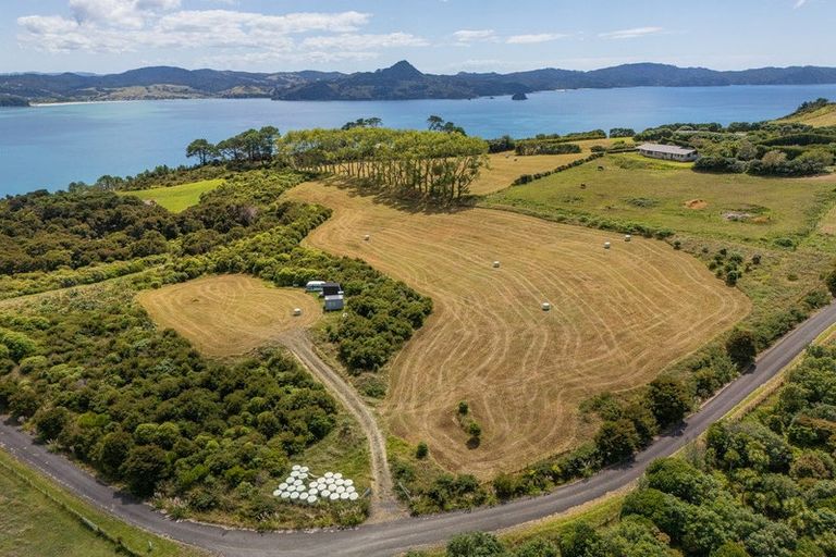 Photo of property in 404 Lees Road, Hahei, Whitianga, 3591