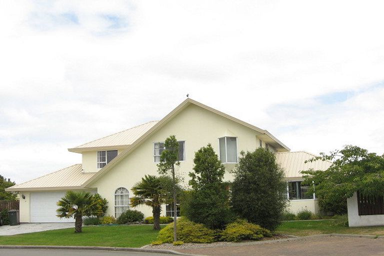 Photo of property in 16 Millcroft Place, Parklands, Christchurch, 8083