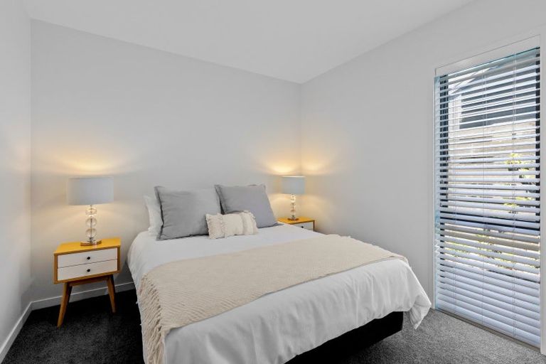 Photo of property in 17 Inder Street, Jacks Point, 9371