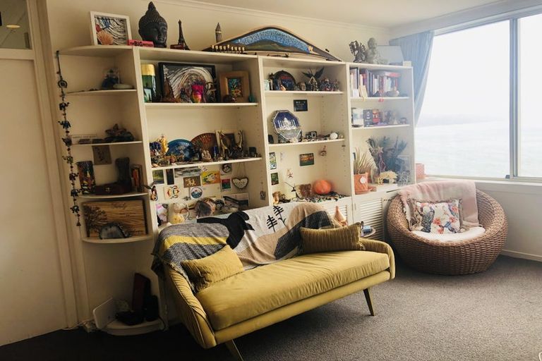 Photo of property in 2 Oriental Terrace, Mount Victoria, Wellington, 6011