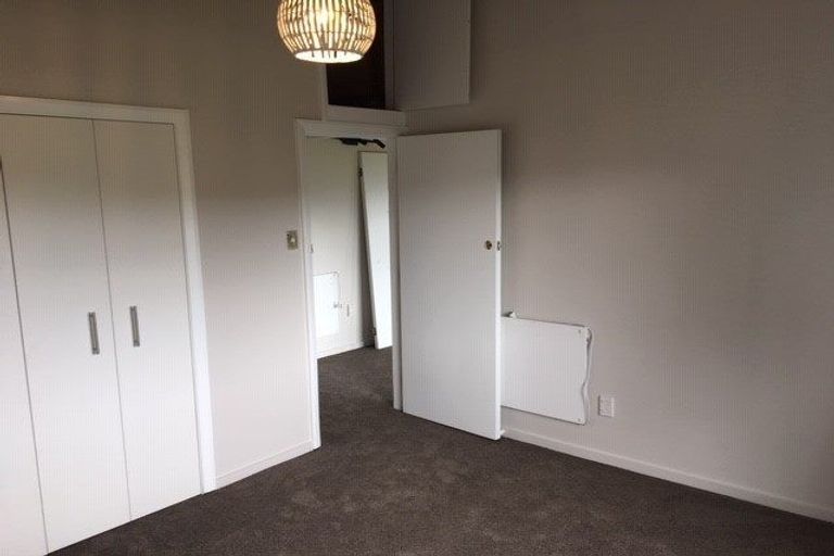 Photo of property in 2/37 Singers Road, Korokoro, Lower Hutt, 5012