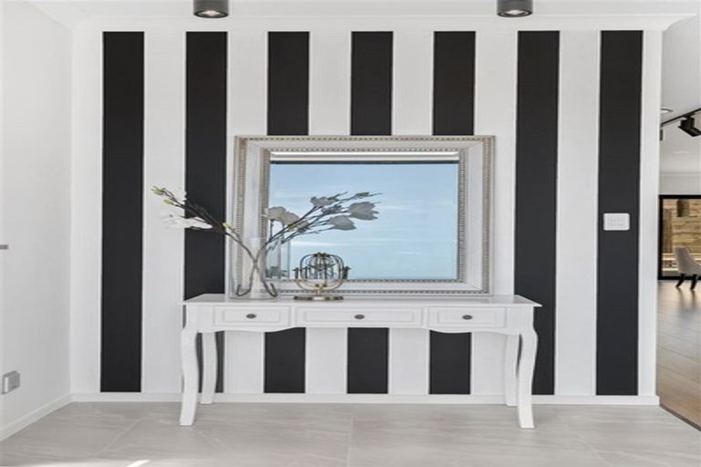 Photo of property in 3 Elevation Street, Flat Bush, Auckland, 2019