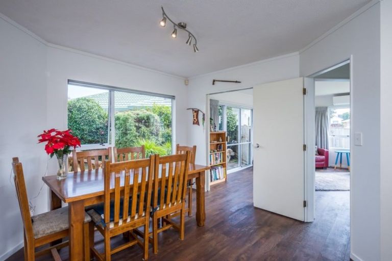 Photo of property in 8 Beachwater Grove, Paraparaumu Beach, Paraparaumu, 5032