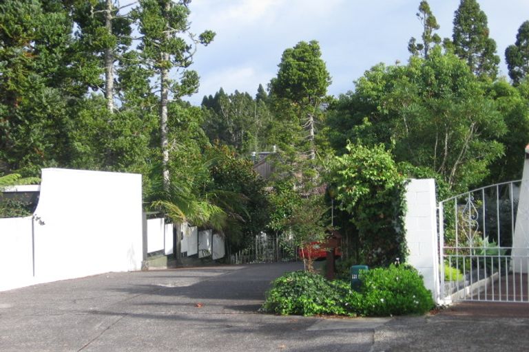 Photo of property in 15 Langstone Place, Chatswood, Auckland, 0626