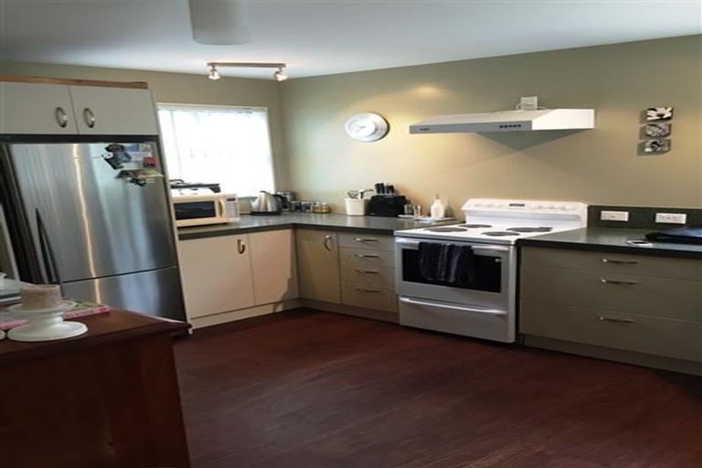 Photo of property in 6a Mills Road, Brooklyn, Wellington, 6021