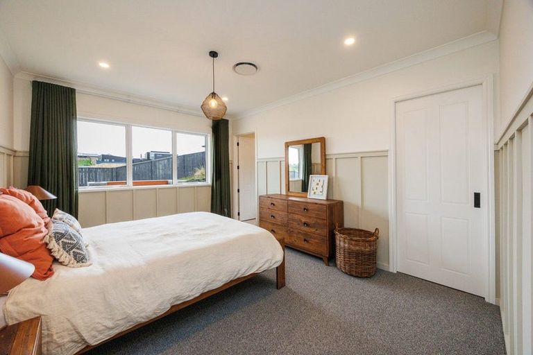 Photo of property in 44 Vaucluse Heights, Fitzherbert, Palmerston North, 4410