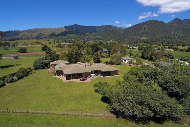 Photo of property in 17 Lansdowne Street, Clifton, Takaka, 7183