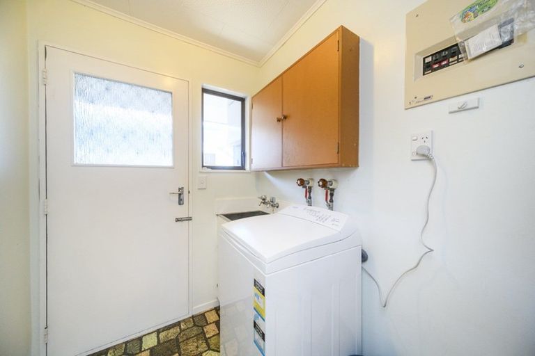 Photo of property in 1 Burfield Place, Awapuni, Palmerston North, 4412