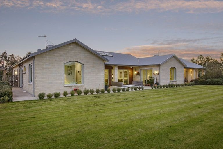 Photo of property in 1344 Poyntzs Road, West Eyreton, Rangiora, 7475