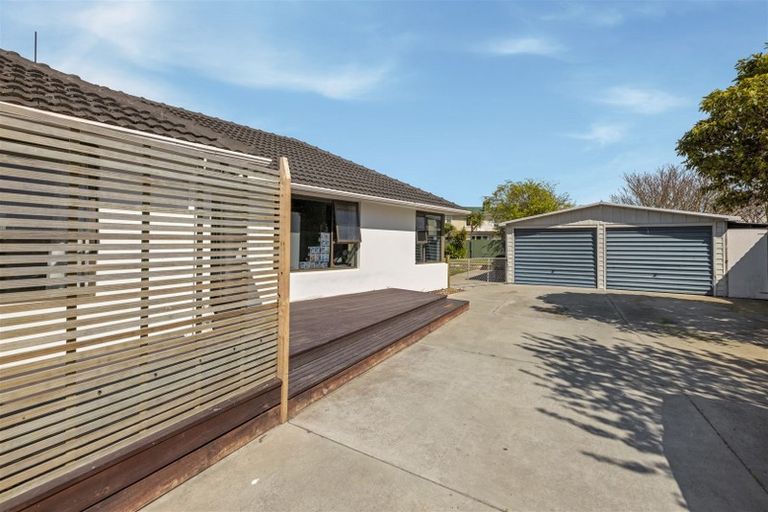 Photo of property in 33 Bournemouth Crescent, Aranui, Christchurch, 8061