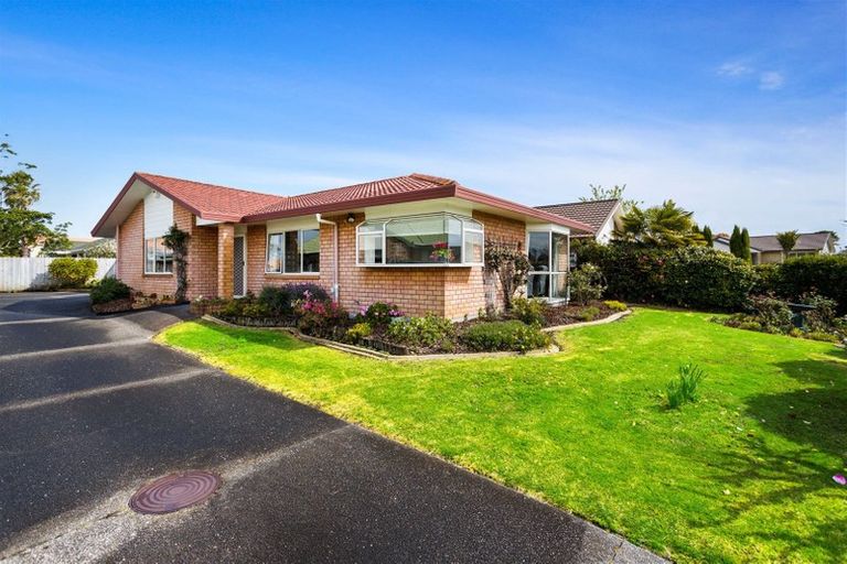 Photo of property in 18 Maurice Borich Place, Henderson, Auckland, 0610