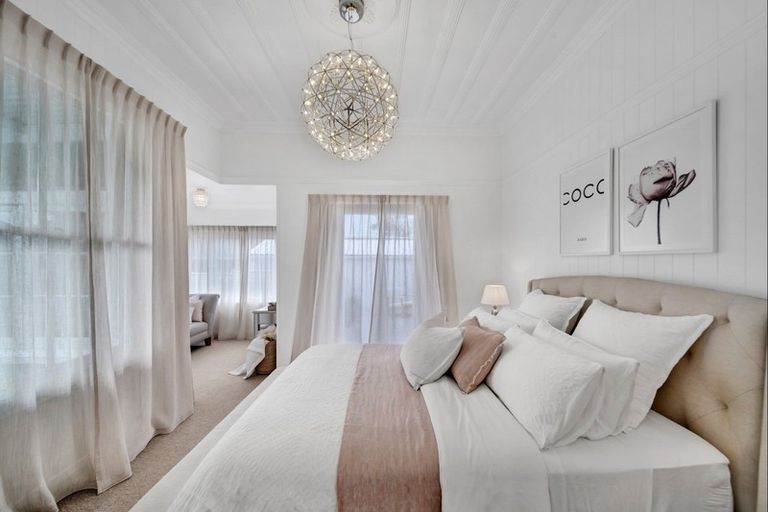 Photo of property in 9 Mayfair Place, Westown, New Plymouth, 4310