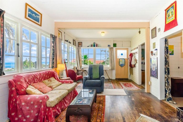 Photo of property in 17 Ocean Road, Paekakariki, 5034
