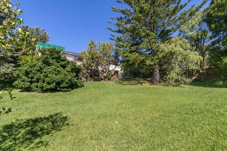 Photo of property in 3 Morriggia Place, Bayview, Auckland, 0629