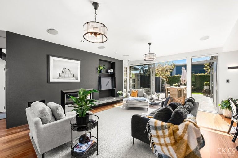 Photo of property in 11 Parkwood Grove, Trentham, Upper Hutt, 5018