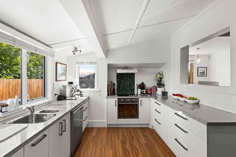 Photo of property in 92 Auckland Road, Greenmeadows, Napier, 4112