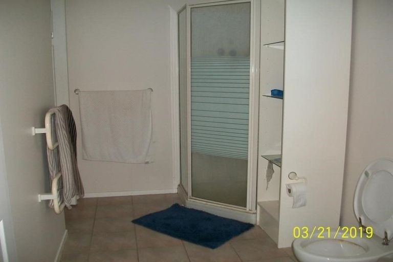 Photo of property in 9a Metric Place, Te Atatu South, Auckland, 0610