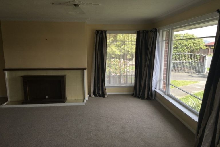 Photo of property in 11 Daniels Road, Redwood, Christchurch, 8051